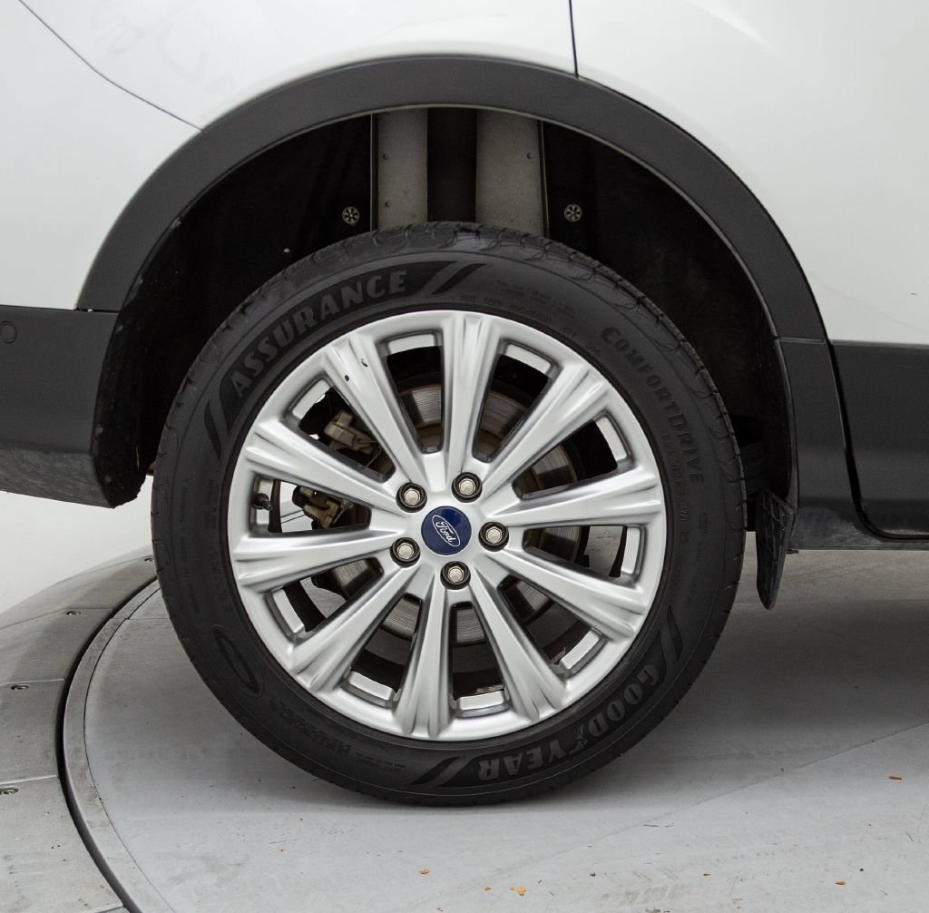 Used 2018 Ford Escape Titanium w/ Ford Safe & Smart Package AWD/4WD image 24