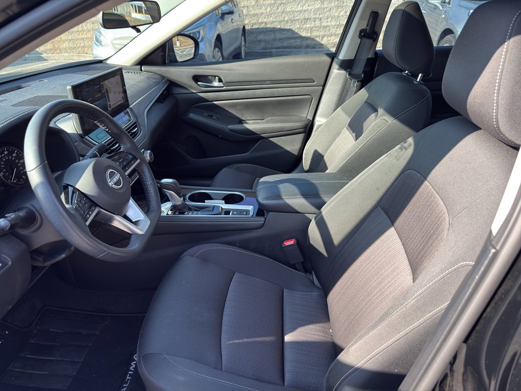 Used 2024 Nissan Altima 2.5 SV w/ SV Premium Package image 9