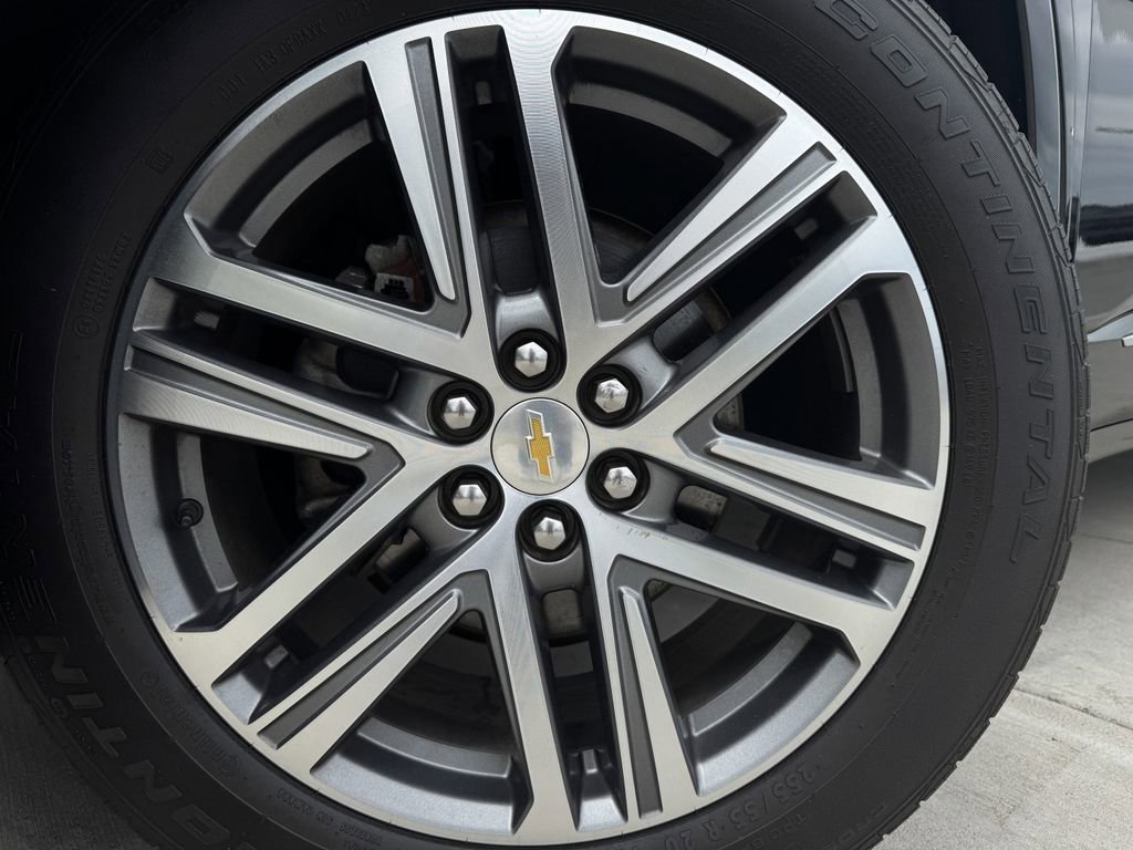 Used 2023 Chevrolet Traverse High Country w/ LPO, Floor Liner Package AWD/4WD image 9
