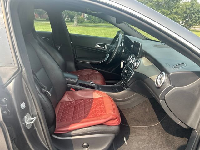 Used 2014 Mercedes-Benz CLA 250 image 24