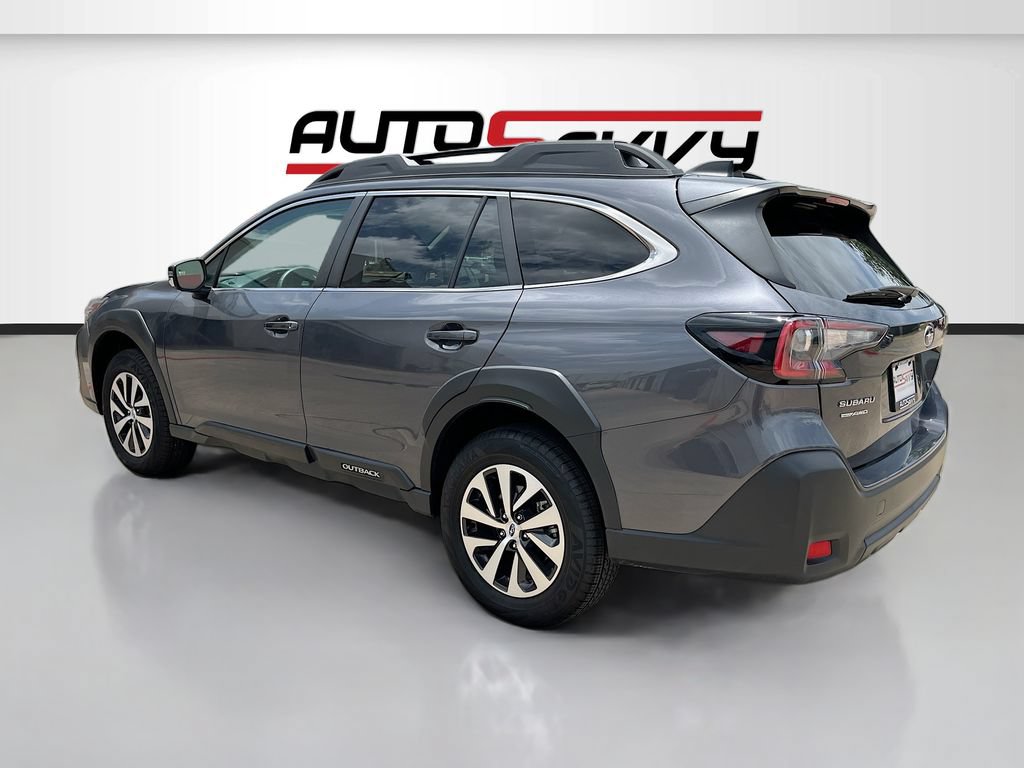 Used 2025 Subaru Outback Premium AWD/4WD image 5
