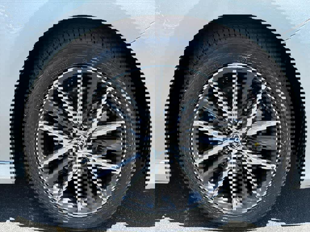 Used 2021 Toyota Camry XLE FWD image 32