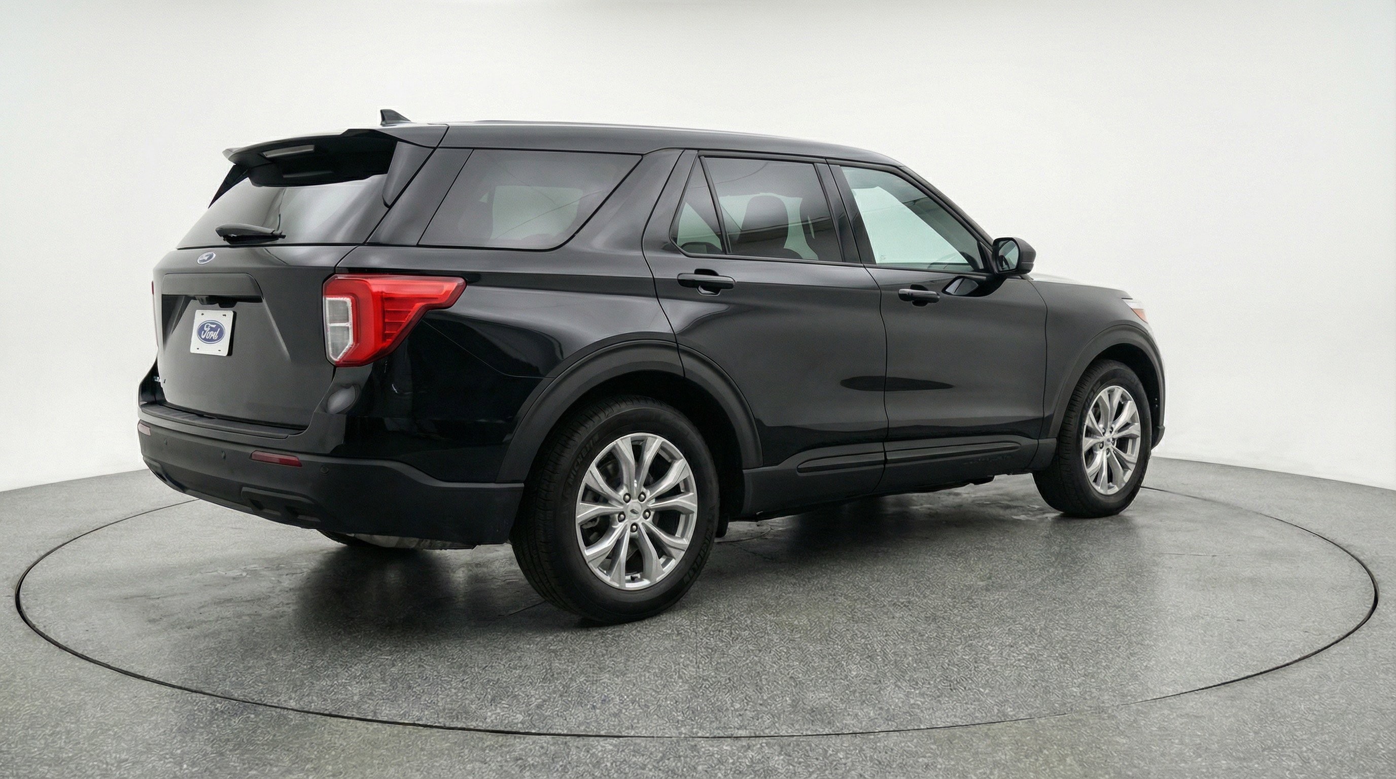 Used 2024 Ford Explorer Limited image 9