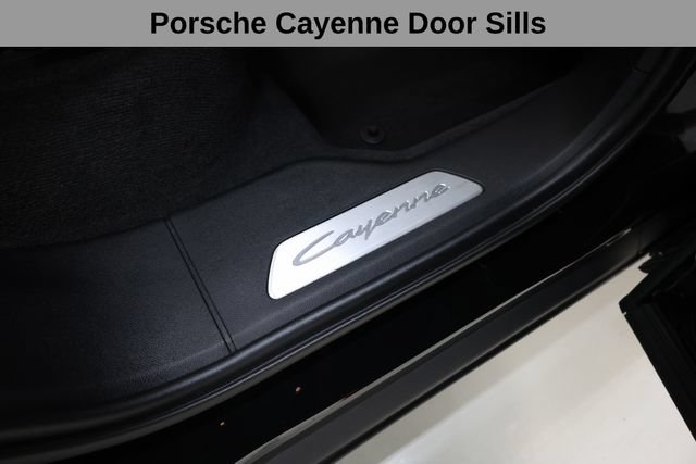 Used 2026 Porsche Cayenne AWD/4WD image 29