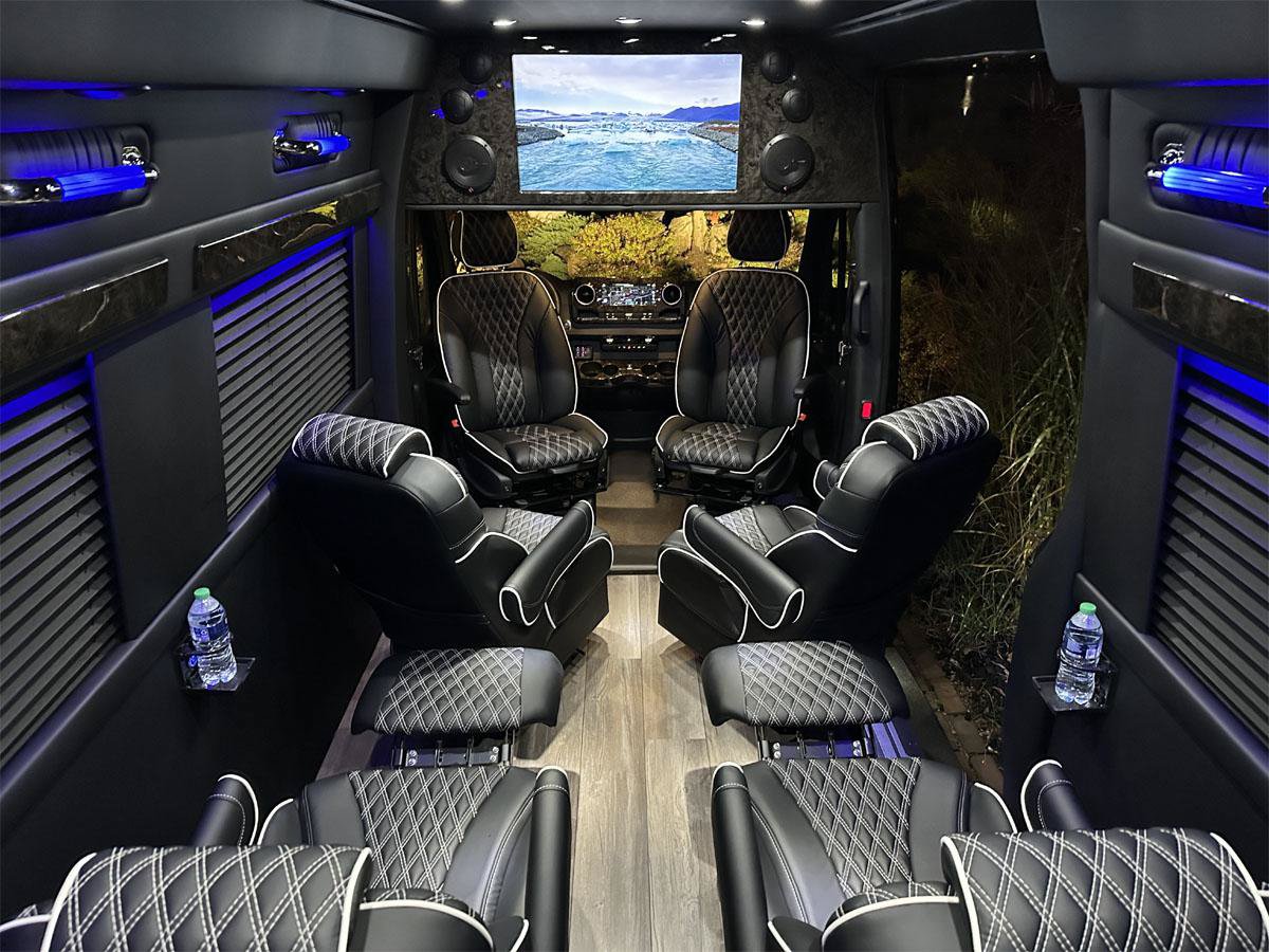 Used 2024 Mercedes-Benz Sprinter 3500 image 16