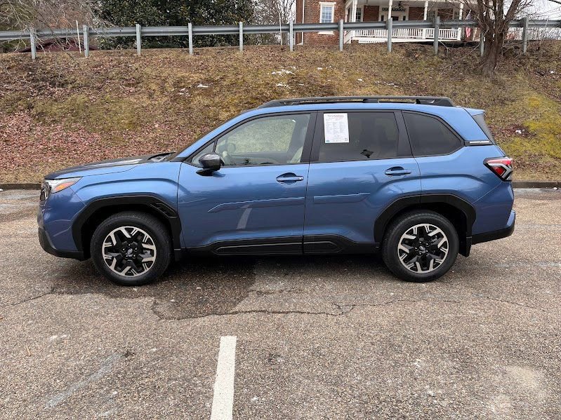 Used 2025 Subaru Forester Premium w/ Convenience Package #2 image 24