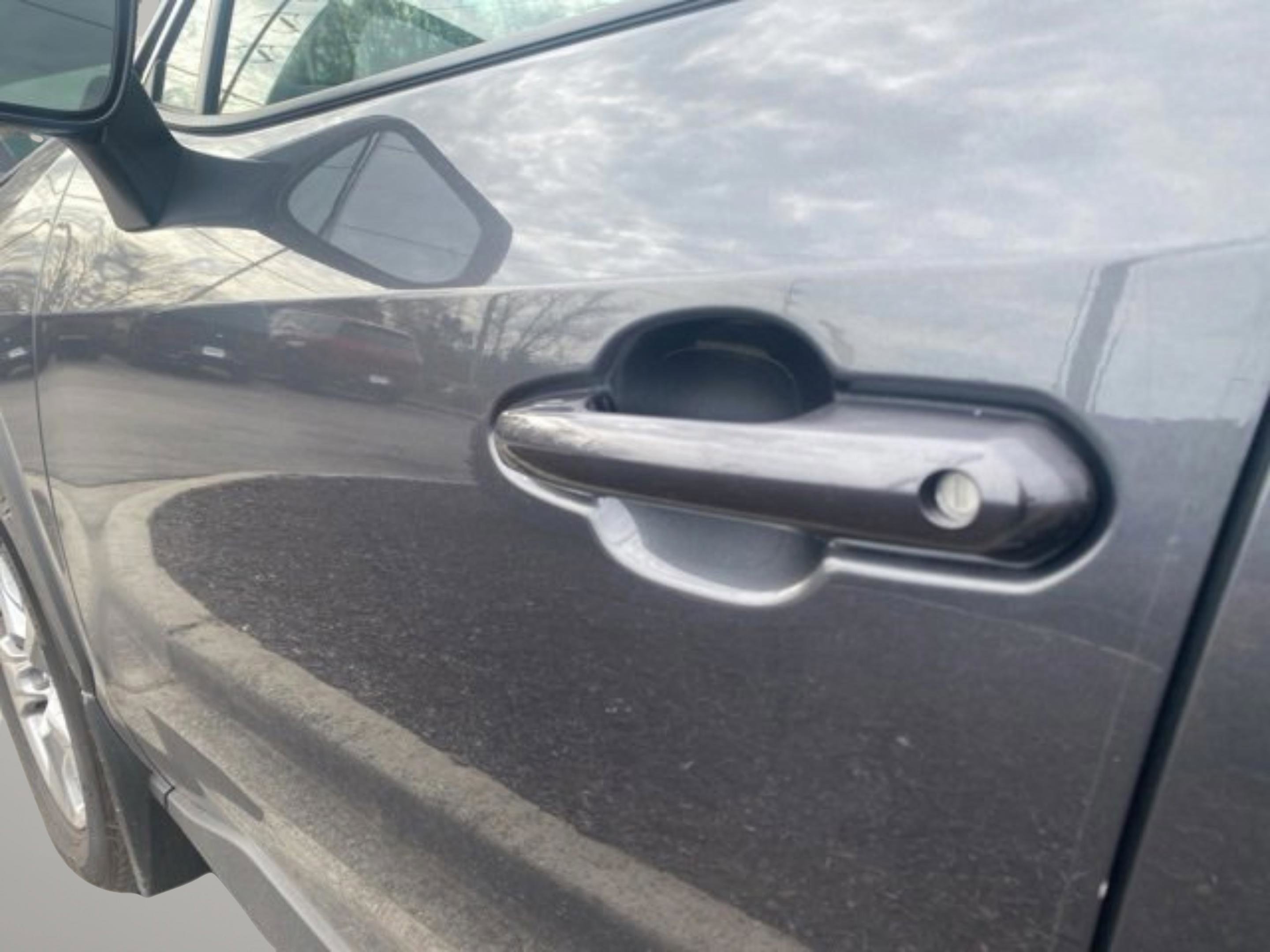 Used 2024 Toyota RAV4 XLE image 31