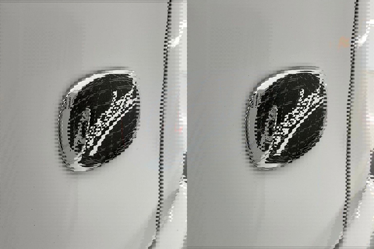 Used 2017 Jeep Cherokee Overland w/ Technology Group image 7