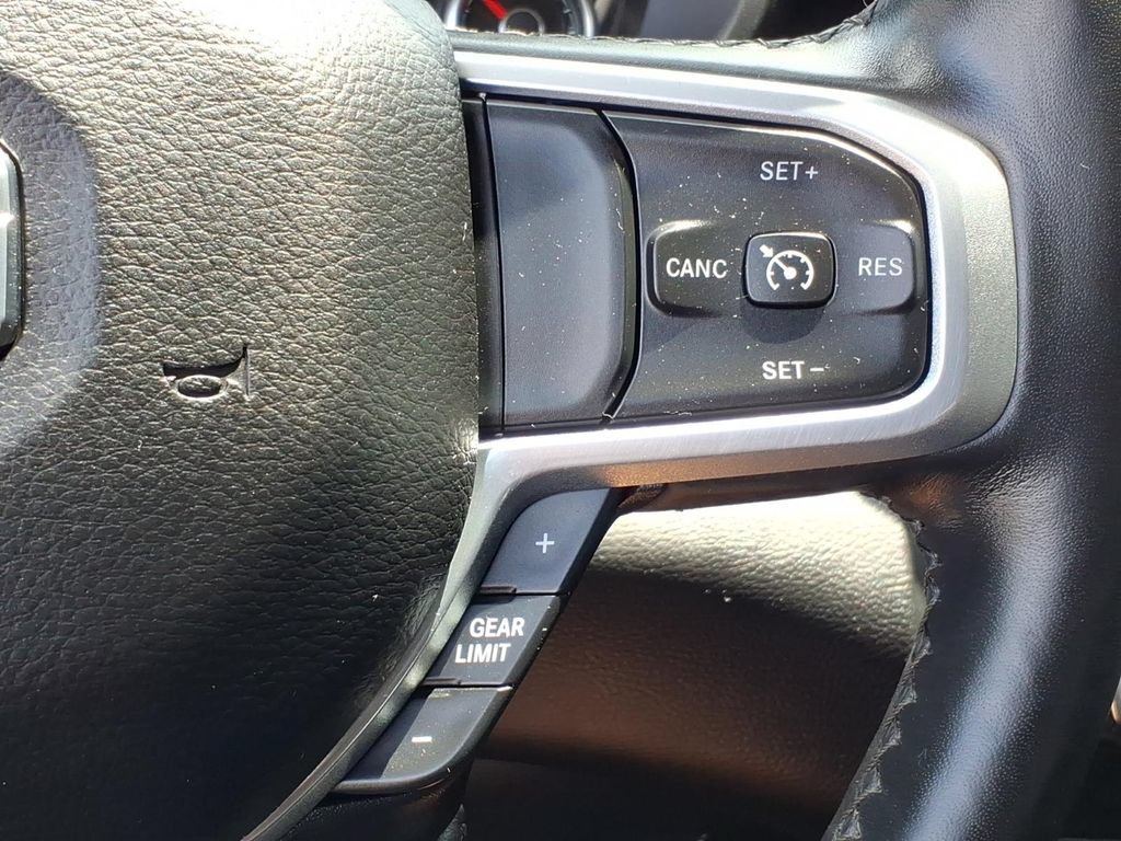 Used 2019 RAM 1500 Laramie AWD/4WD image 11