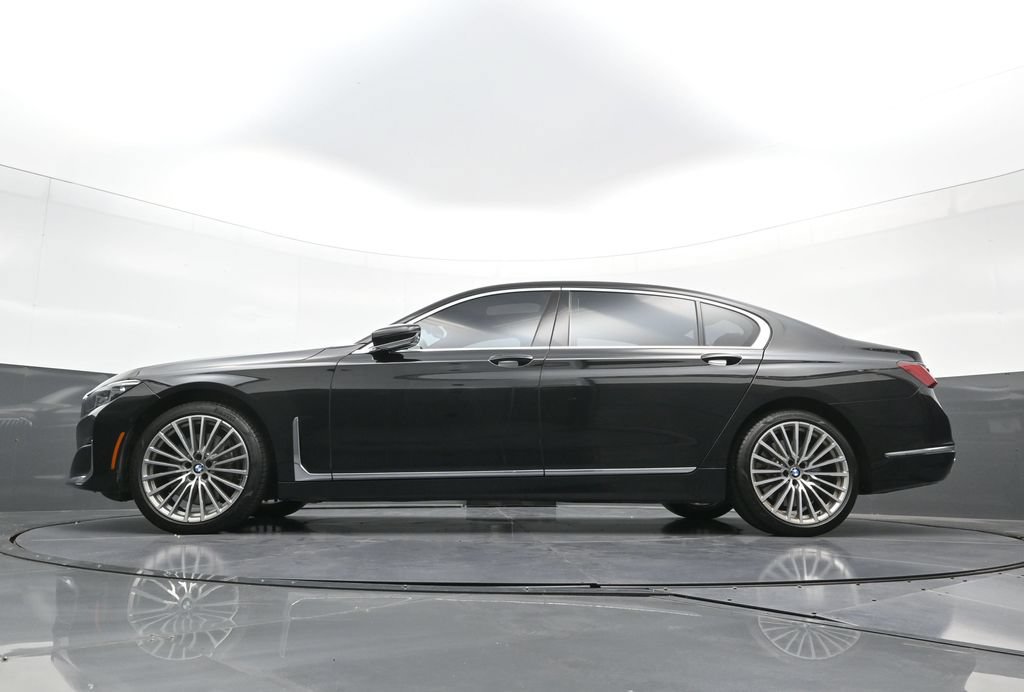 Used 2022 BMW 750i xDrive w/ Autobahn Package AWD/4WD image 25
