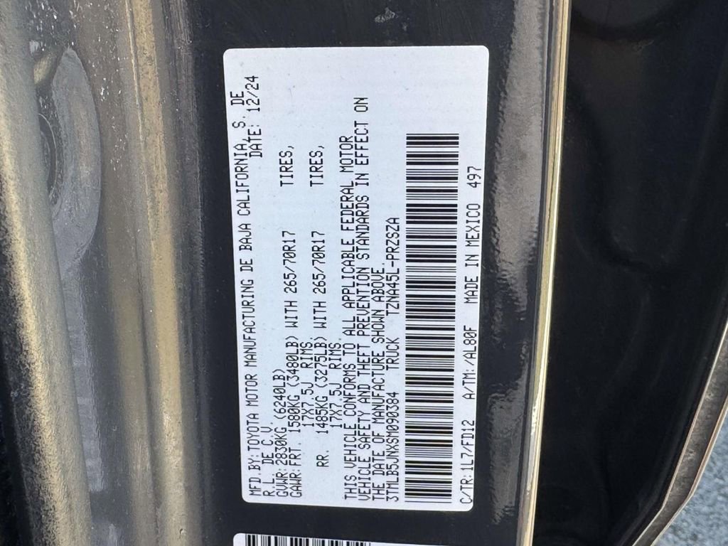 Used 2025 Toyota Tacoma TRD Off-Road image 27