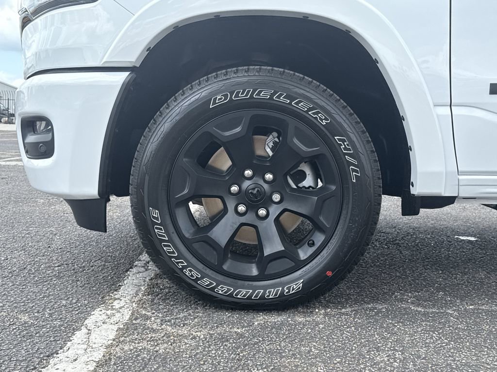 New 2026 RAM 1500 4x4 Crew Cab image 9