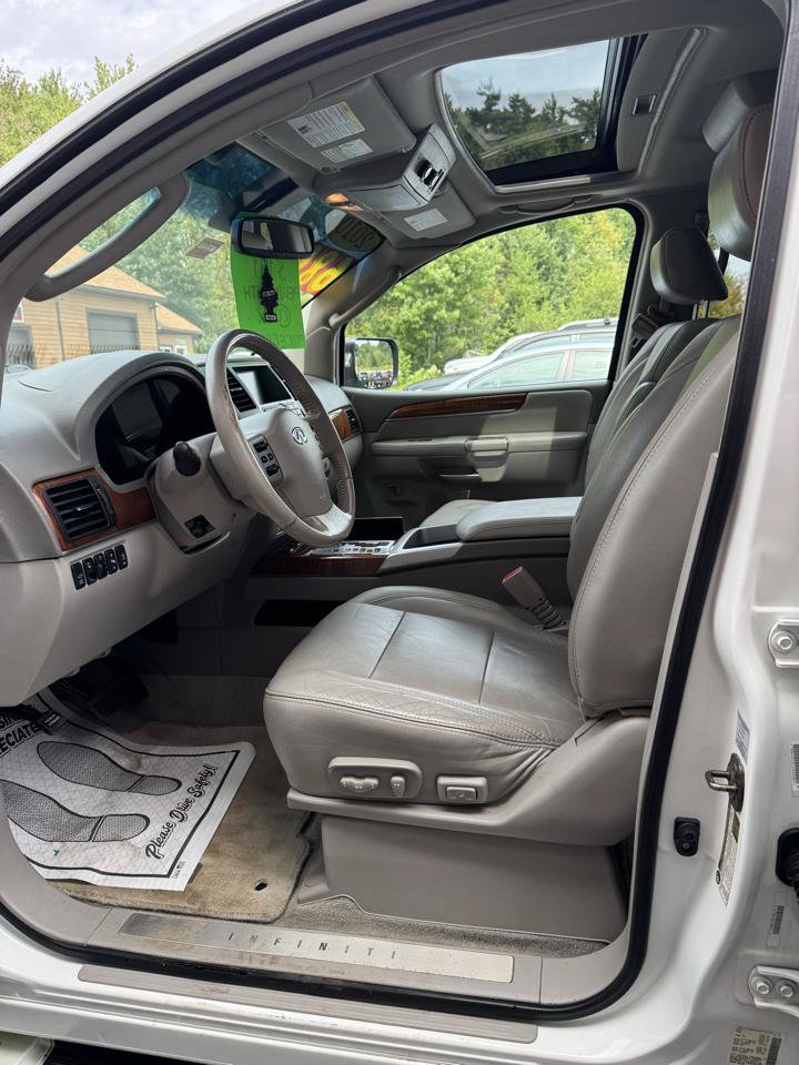 Used 2010 INFINITI QX56 4WD w/ Technology Pkg image 7