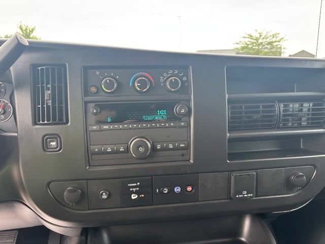 Used 2025 Chevrolet Express 2500 w/ Driver Convenience Package RWD image 6