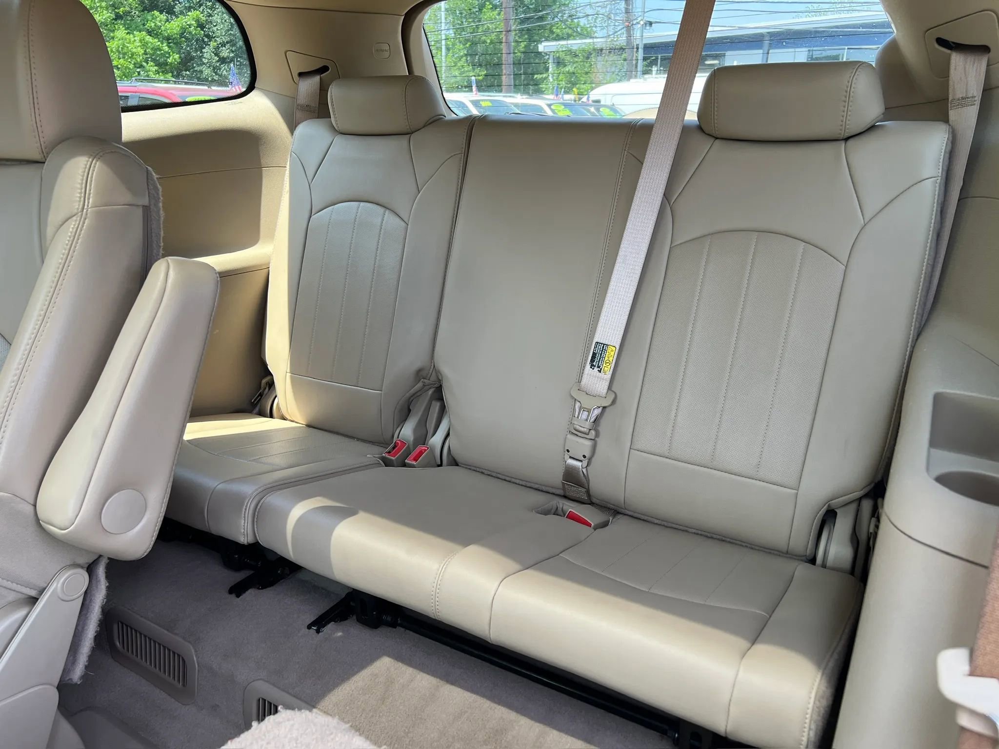 Used 2011 Buick Enclave CXL FWD image 12
