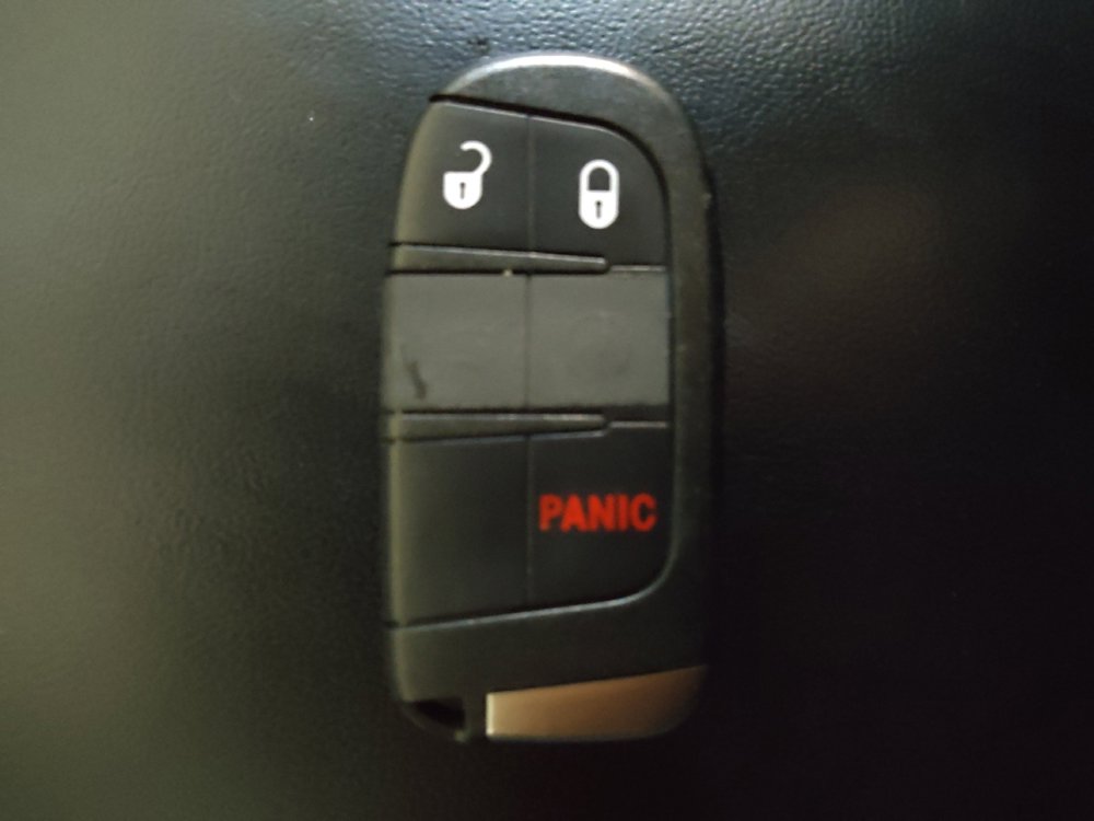 Used 2020 Jeep Grand Cherokee Laredo RWD image 32