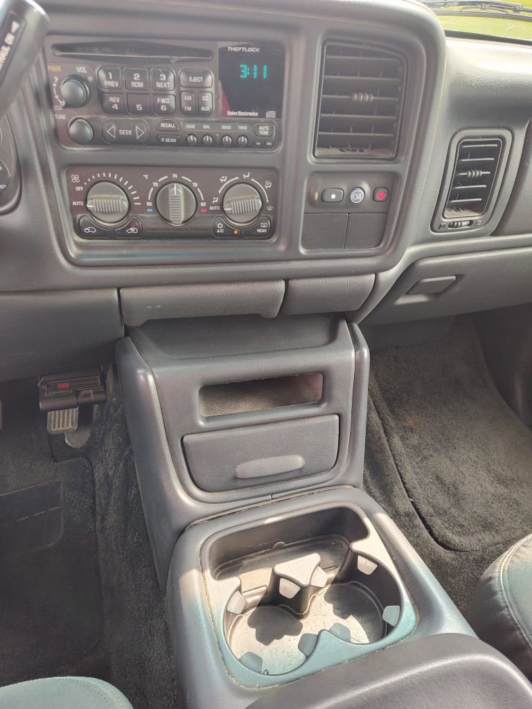 Used 2002 Chevrolet Avalanche 4x4 w/ Convenience Pkg image 8