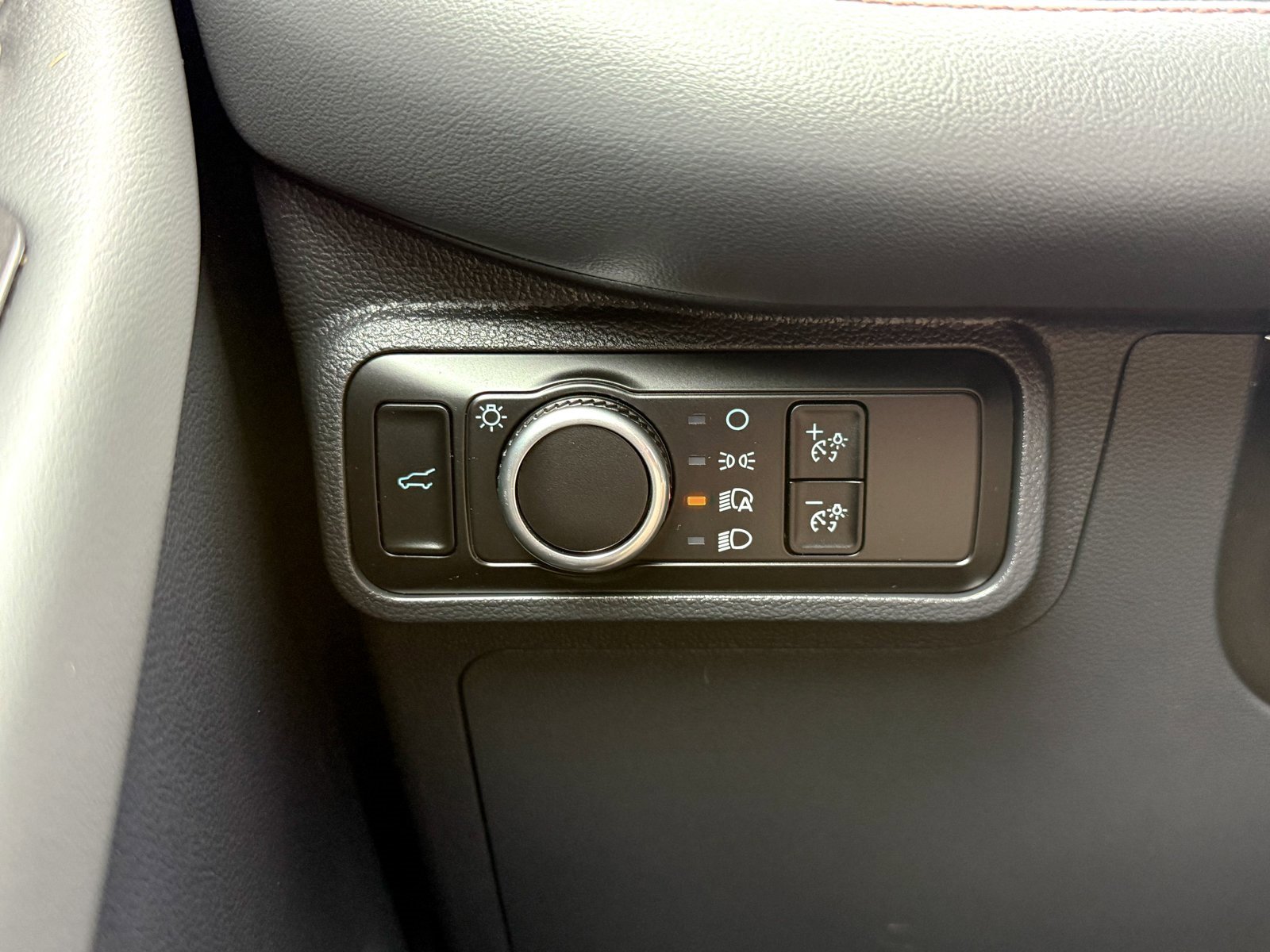 Certified 2025 Ford Explorer Active image 35