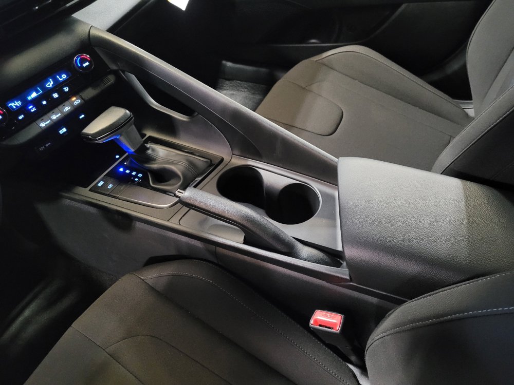 Used 2025 Hyundai Elantra Sport FWD image 26