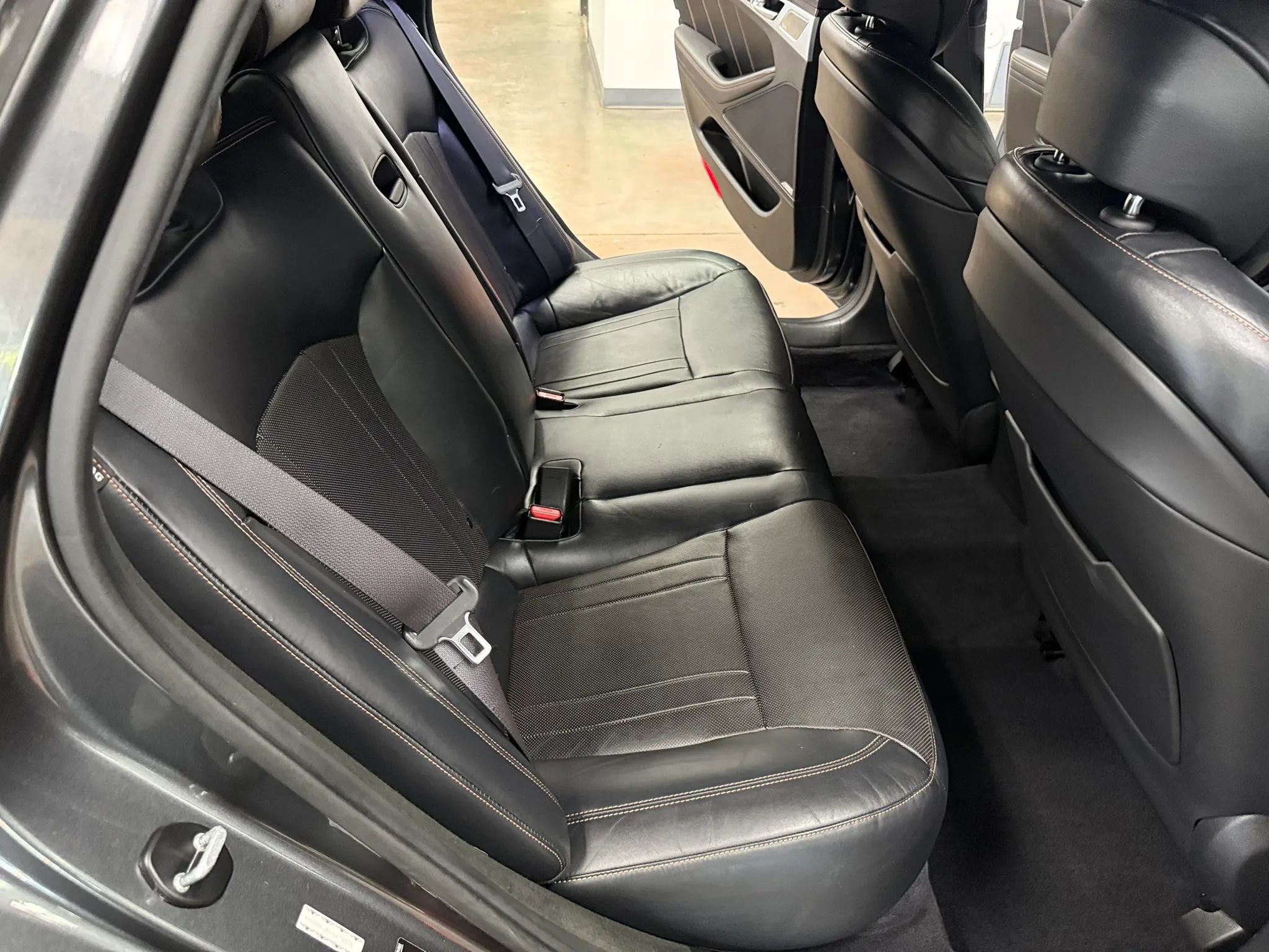 Used 2018 Genesis G80 3.3T Sport RWD image 17