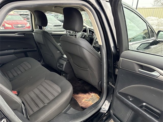 Used 2017 Ford Fusion SE w/ Fusion SE Technology Package image 17