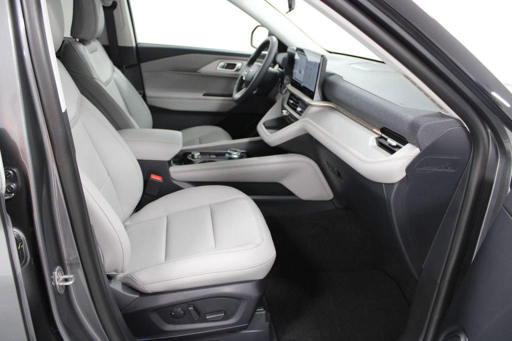 New 2026 Ford Explorer Active w/ Active Comfort Package image 28