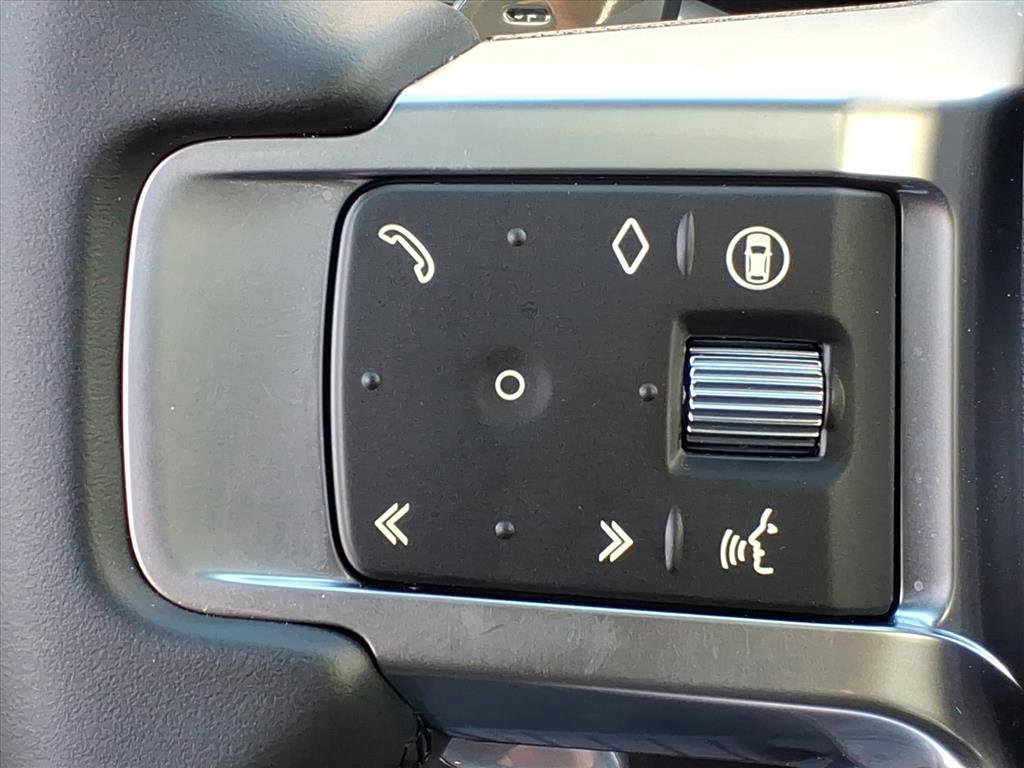 Certified 2025 Land Rover Discovery S image 17