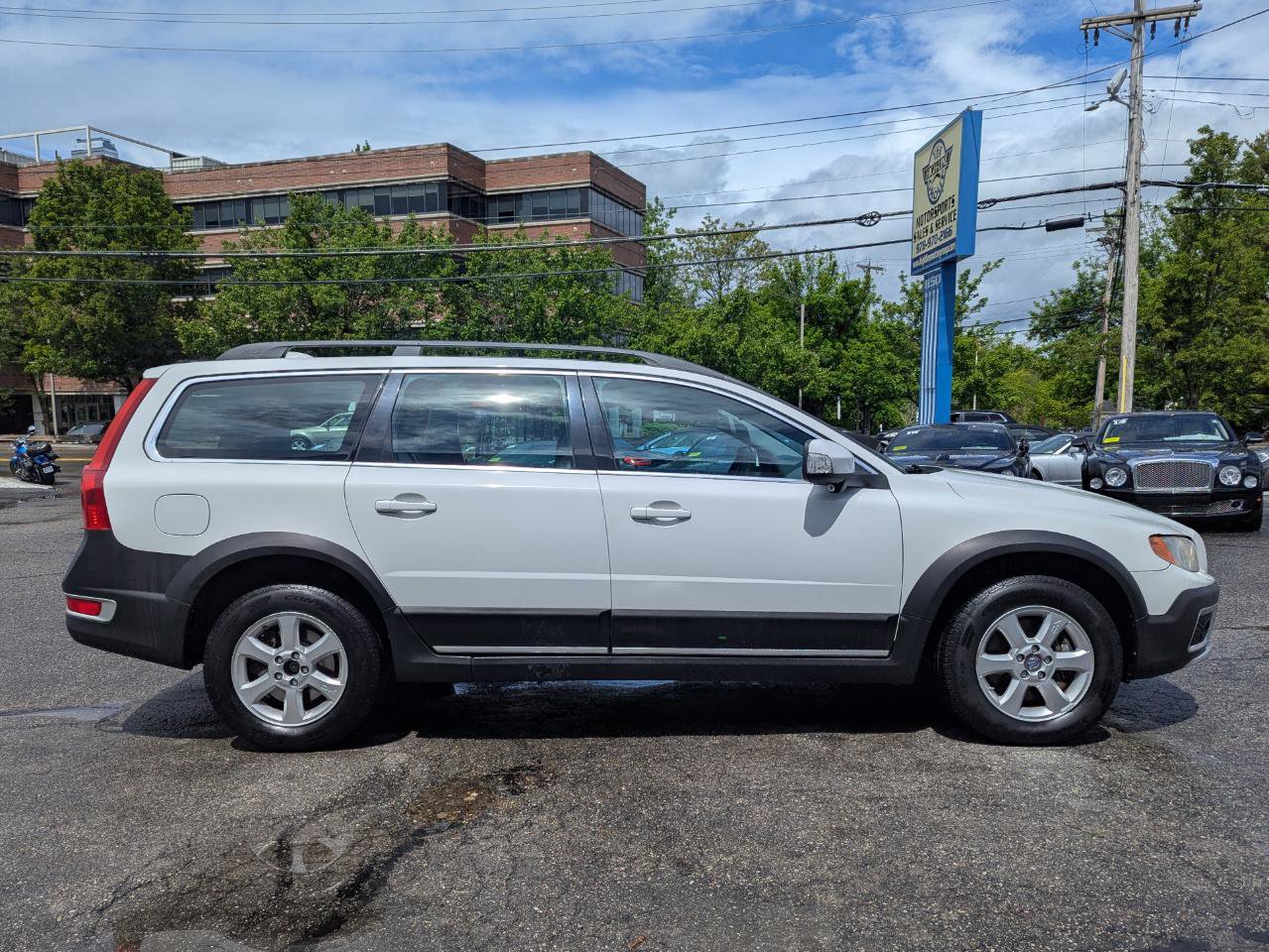 Used 2010 Volvo XC70 3.2 image 6