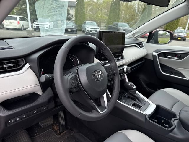 Used 2025 Toyota RAV4 XLE Premium w/ Weather Package AWD/4WD image 20