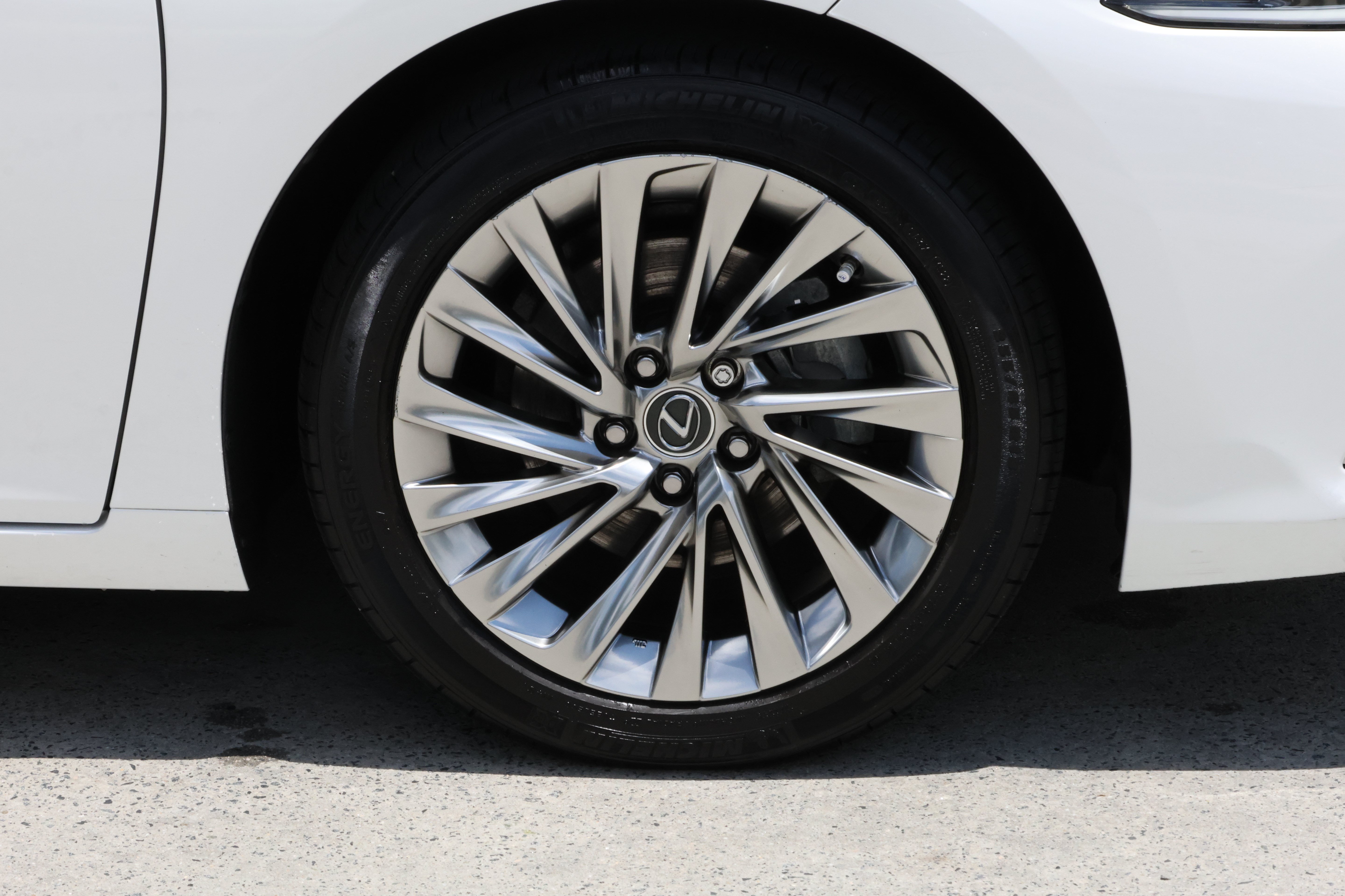 Used 2022 Lexus ES 350 Ultra Luxury w/ Accessory Package 2 FWD image 11