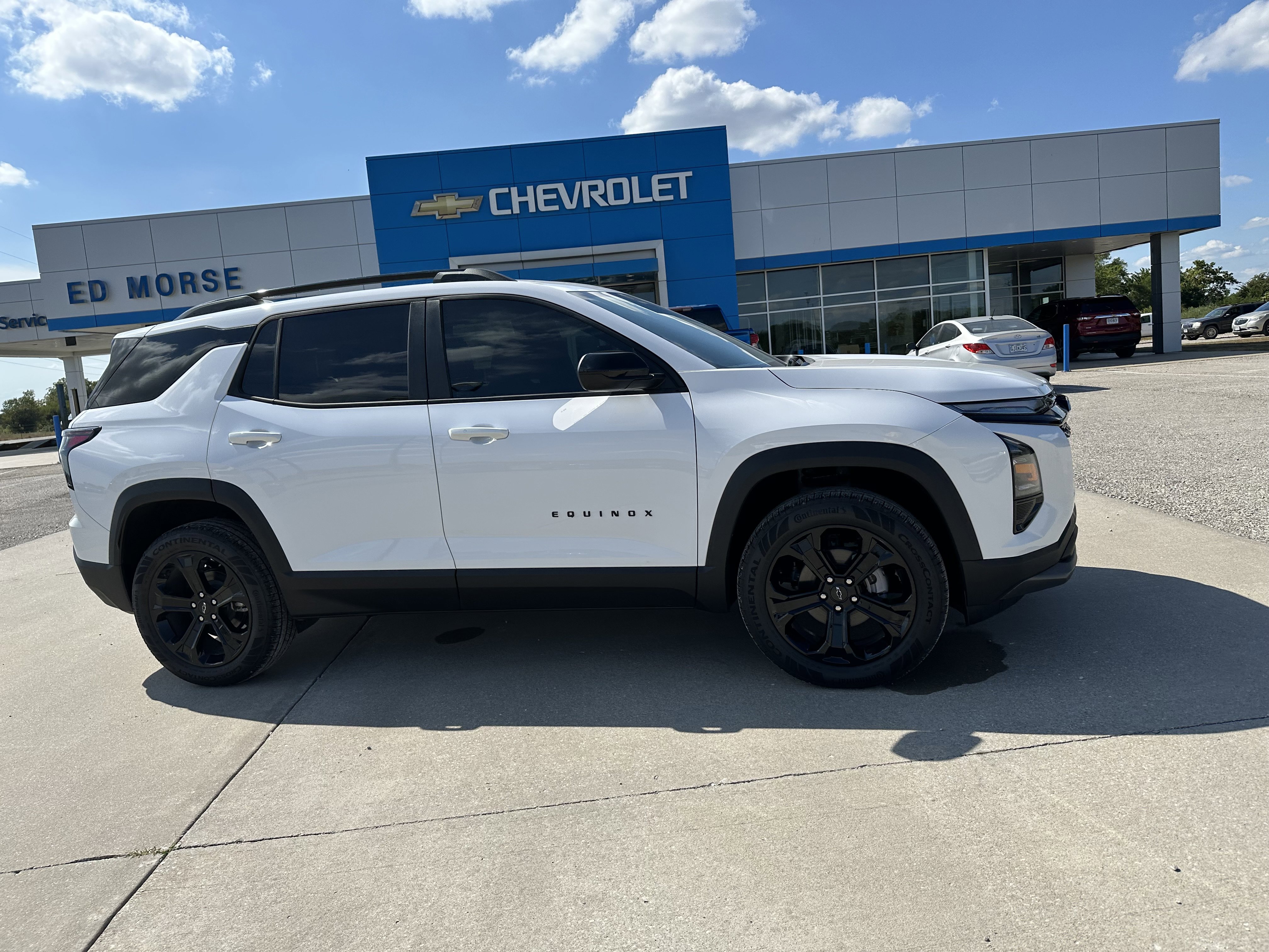 New 2026 Chevrolet Equinox LT w/ Midnight Edition image 2