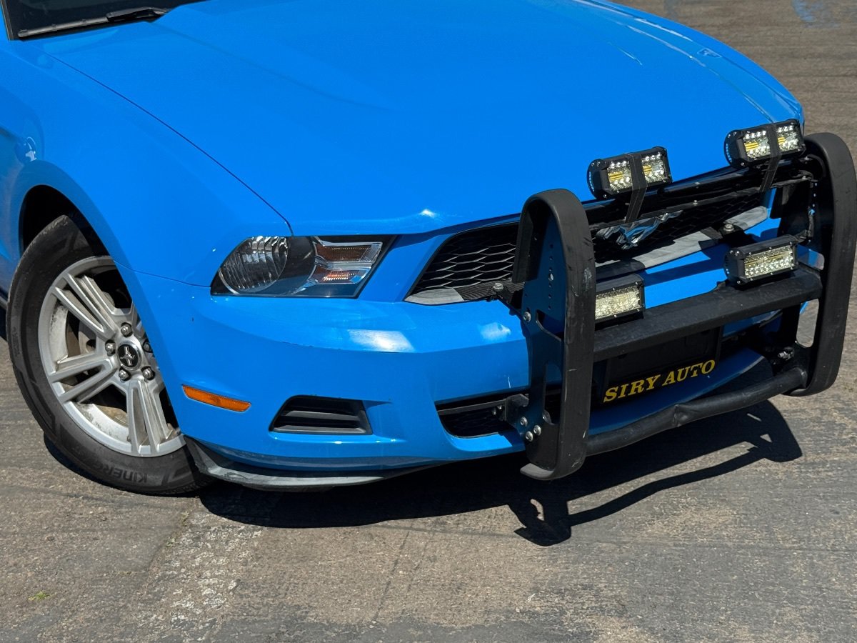 Used 2010 Ford Mustang Coupe RWD image 3