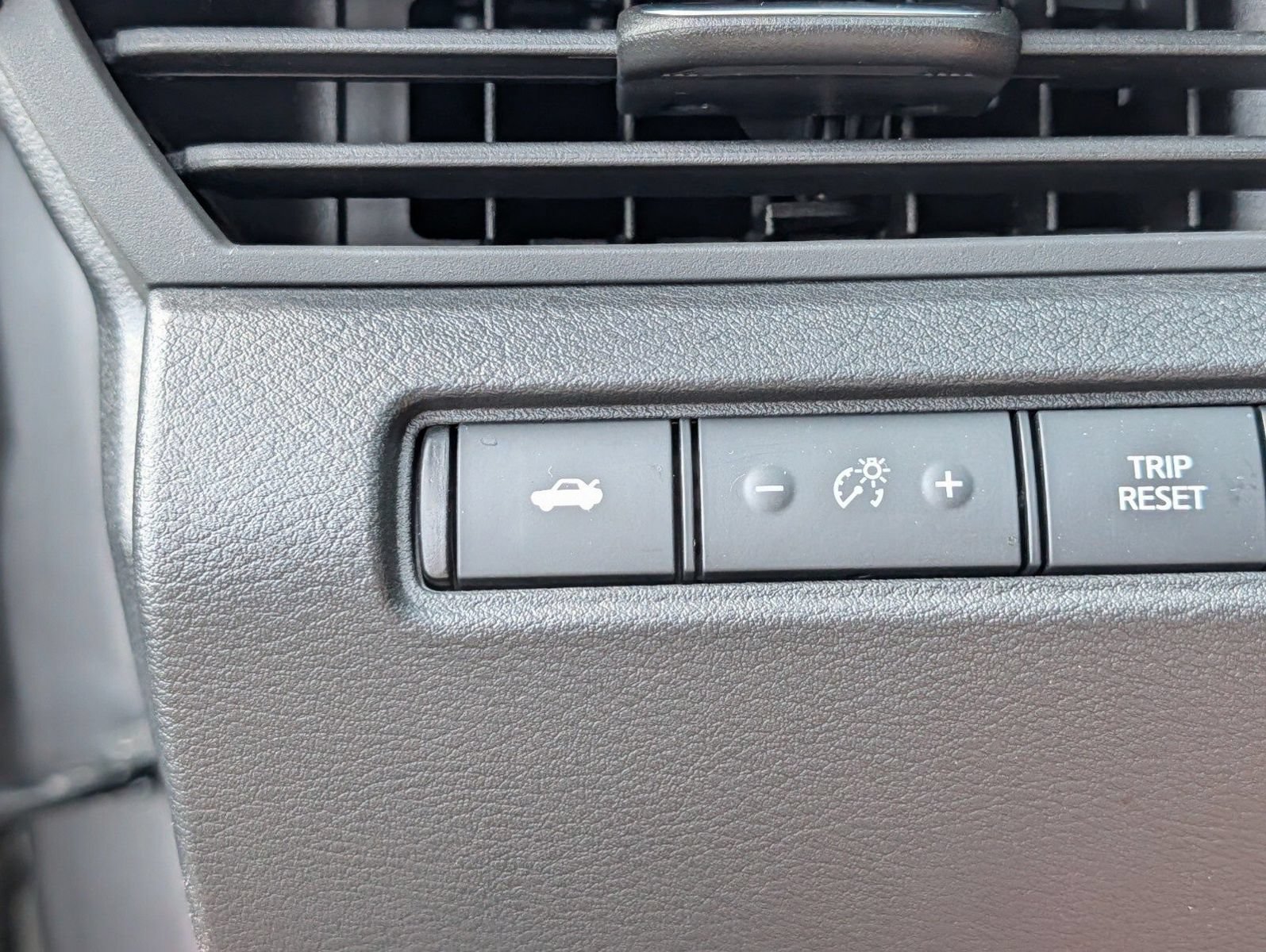 Used 2020 Nissan Altima 2.5 S FWD image 9