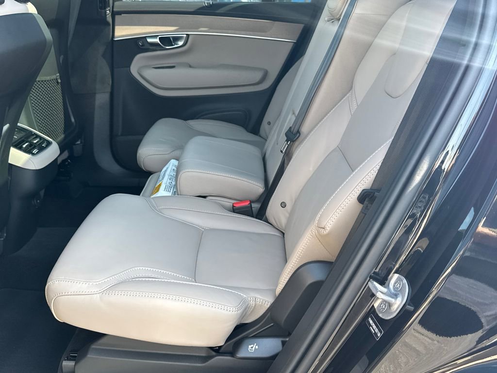 Used 2025 Volvo XC90 B6 Ultra w/ Lounge Package image 22