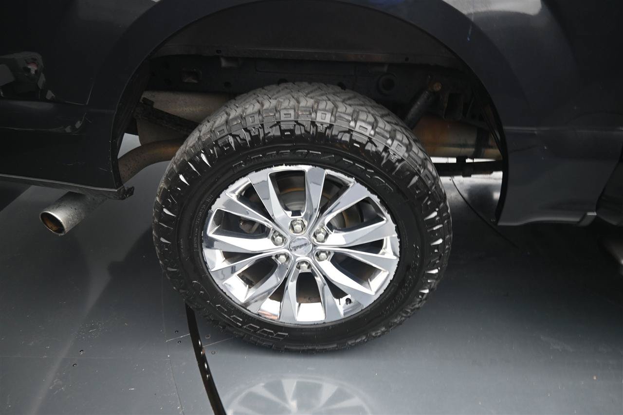 Used 2015 Ford F150 XLT w/ Equipment Group 302A Luxury AWD/4WD image 18