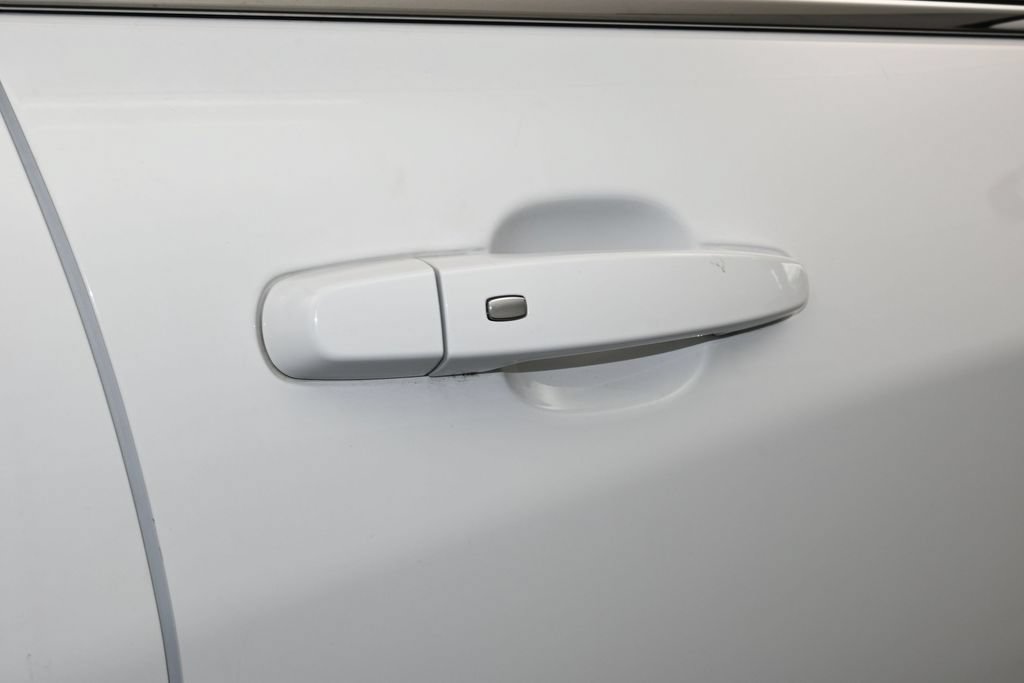 Used 2024 Chevrolet Equinox LT FWD image 39