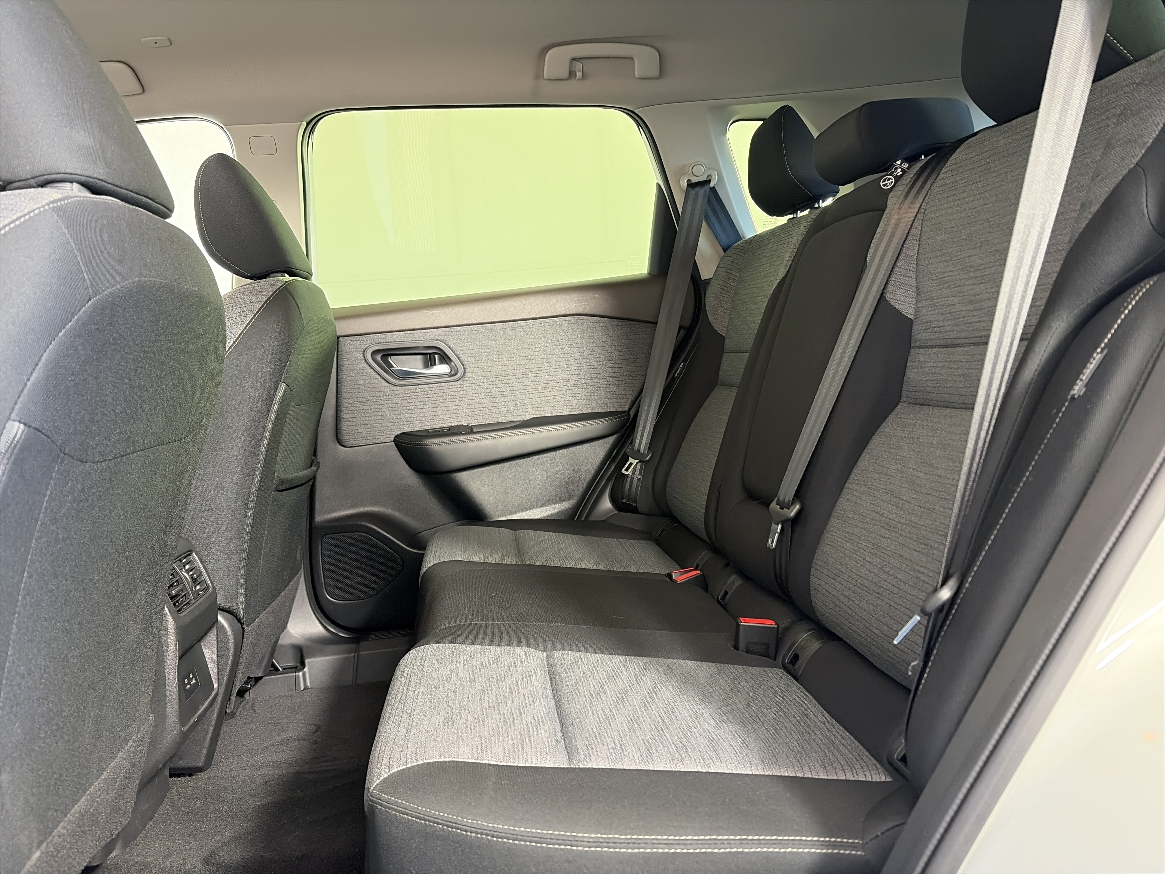 Certified 2023 Nissan Rogue SV AWD/4WD image 7