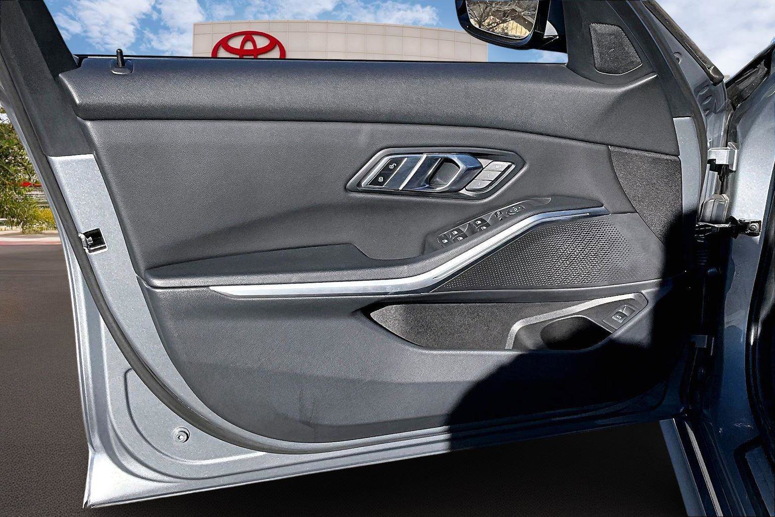 Used 2023 BMW 330i Sedan w/ Convenience Package image 22