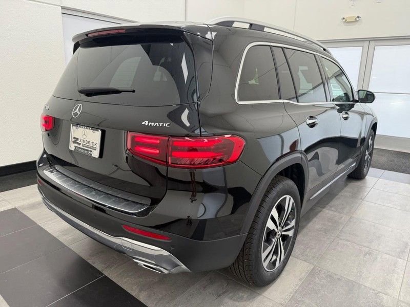 New 2025 Mercedes-Benz GLB 250 4MATIC image 2