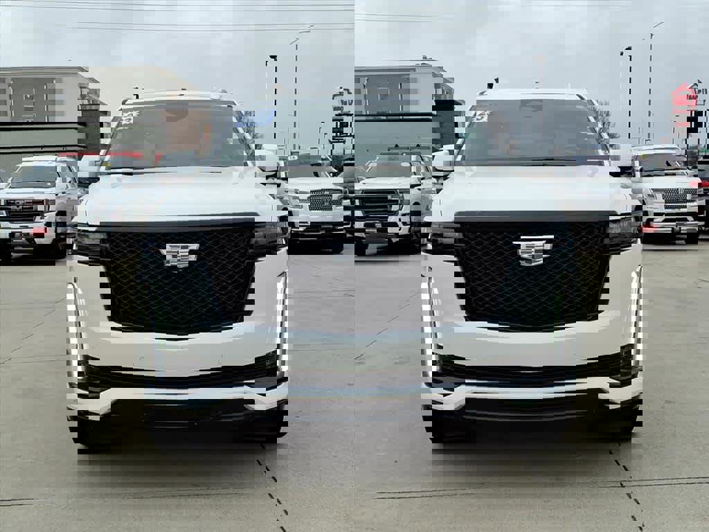 Used 2023 Cadillac Escalade Sport Platinum w/ LPO, ONYX Package image 9