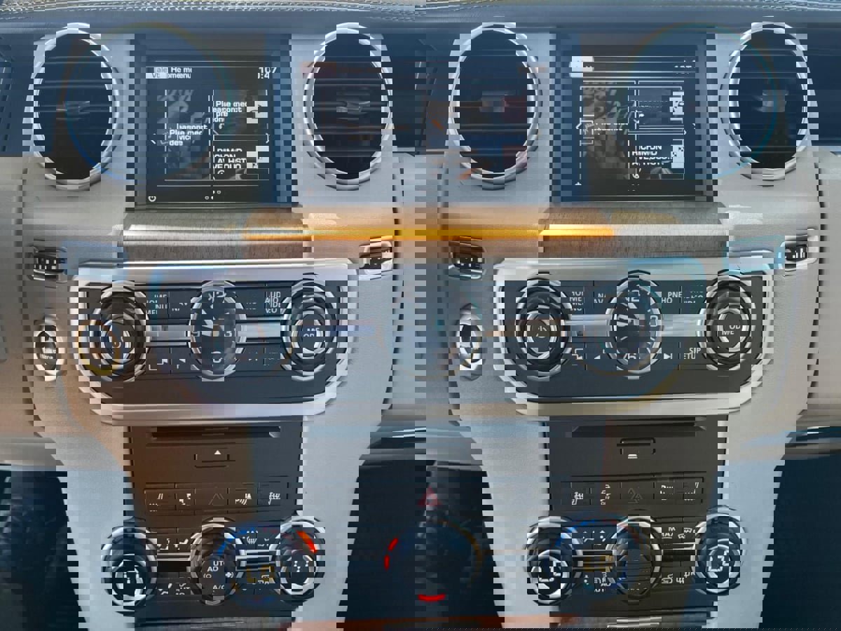 Used 2016 Land Rover LR4 HSE LUX image 20