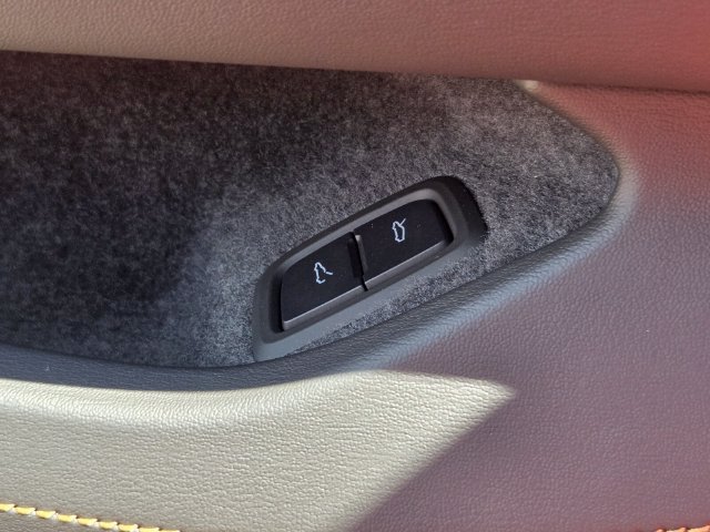 Used 2022 Chevrolet Corvette Stingray Preferred Cpe w/ Battery Protection Package RWD image 27