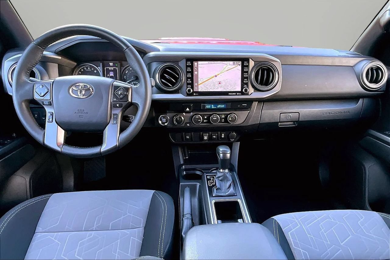 Used 2022 Toyota Tacoma TRD Sport AWD/4WD image 15