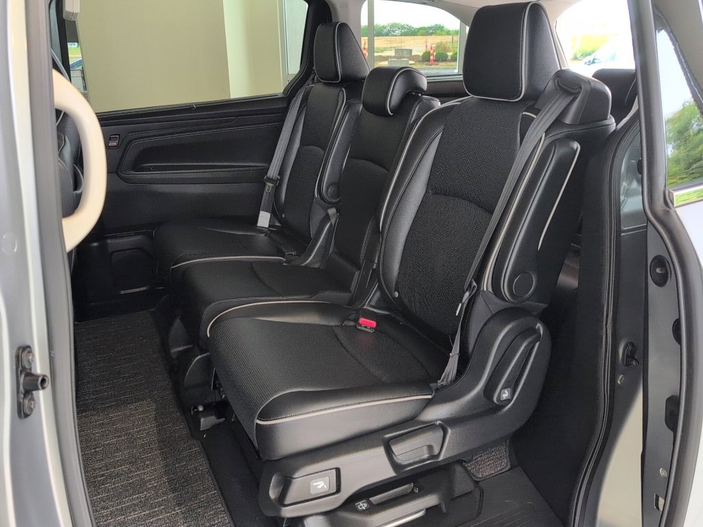 Used 2025 Honda Odyssey Elite image 32
