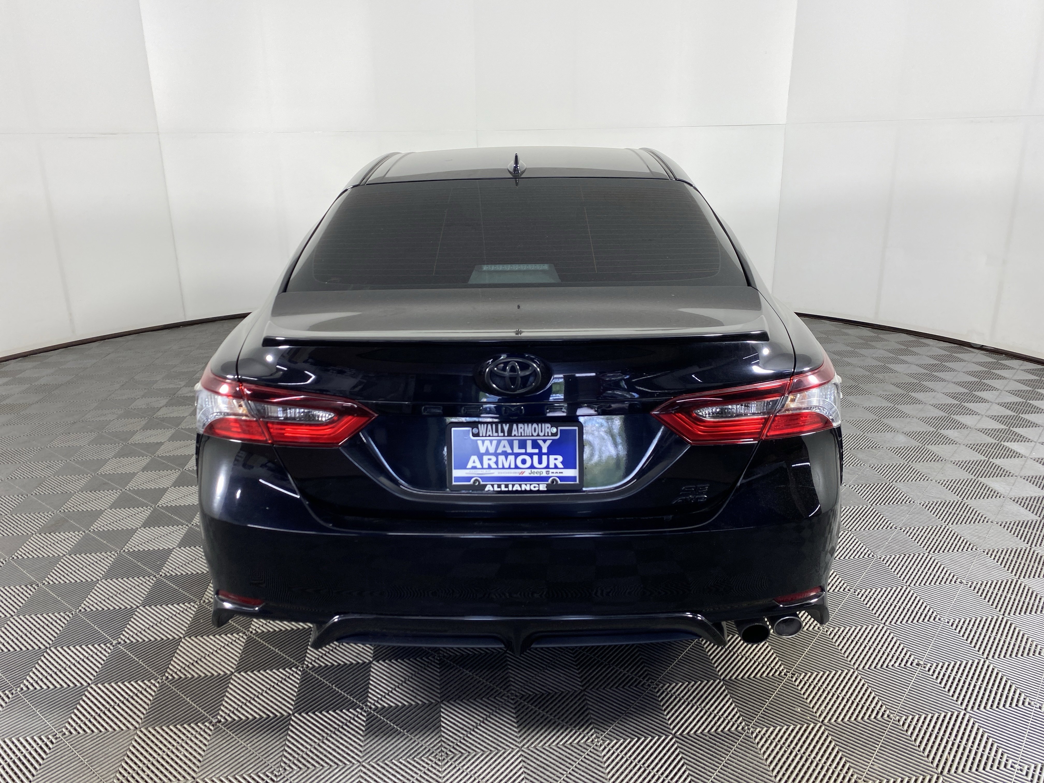 Used 2021 Toyota Camry SE AWD/4WD image 6