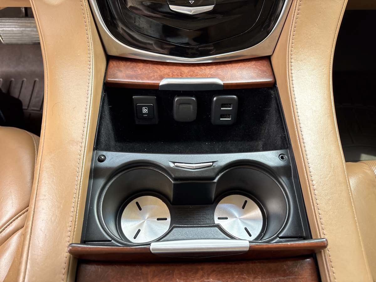 Used 2016 Cadillac Escalade Platinum AWD/4WD image 32