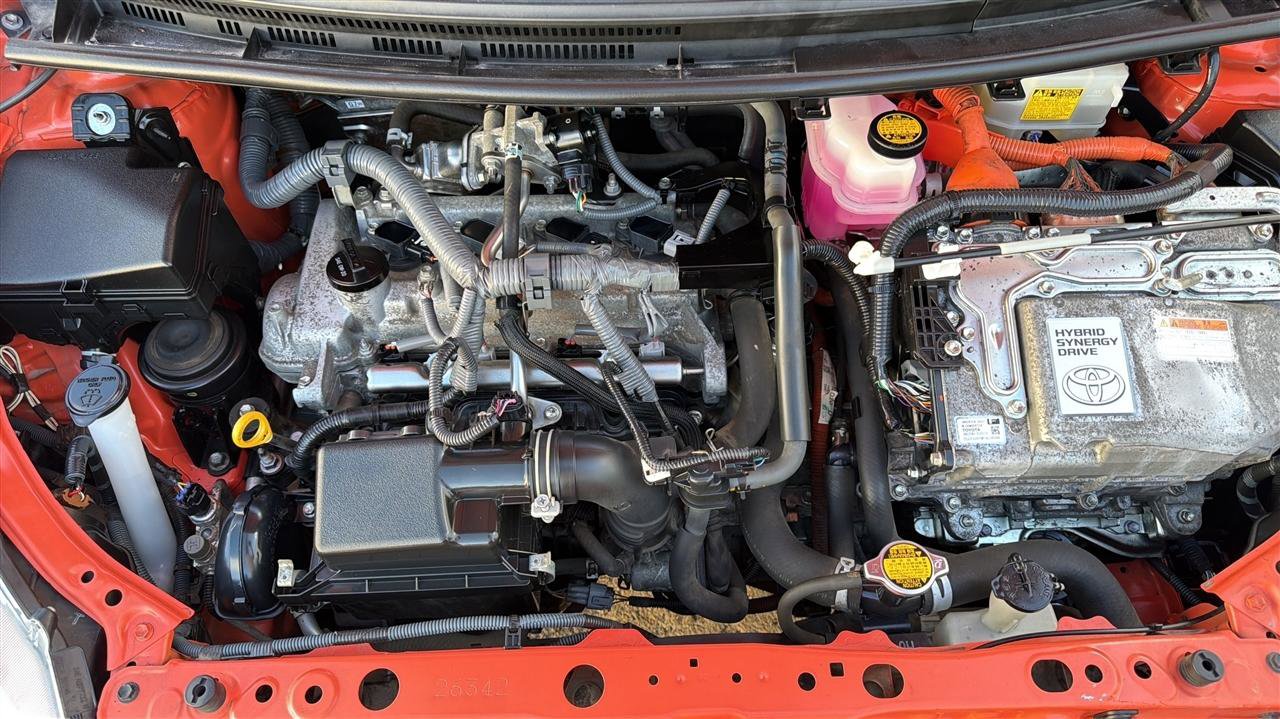 Used 2014 Toyota Prius C One image 27