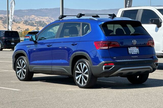 Certified 2022 Volkswagen Taos SE w/ Panoramic Sunroof Package image 6