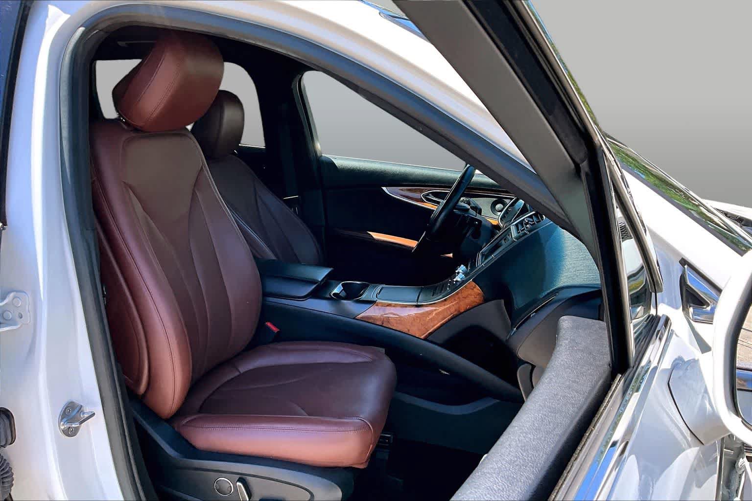 Used 2020 Lincoln Nautilus Reserve FWD image 9