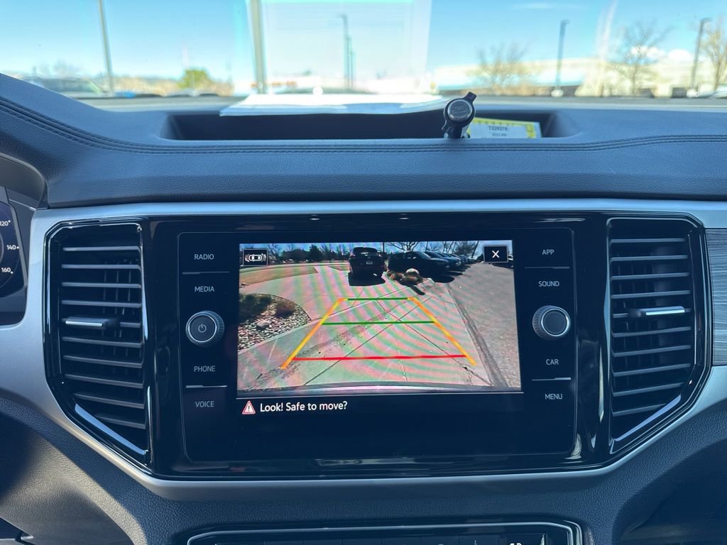 Certified 2022 Volkswagen Atlas Cross Sport SE image 21